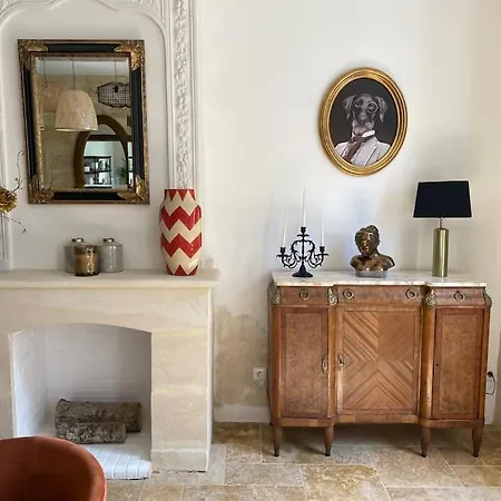 Hébergement de vacances Château La Maronne, Maison De Maître Avec Piscine