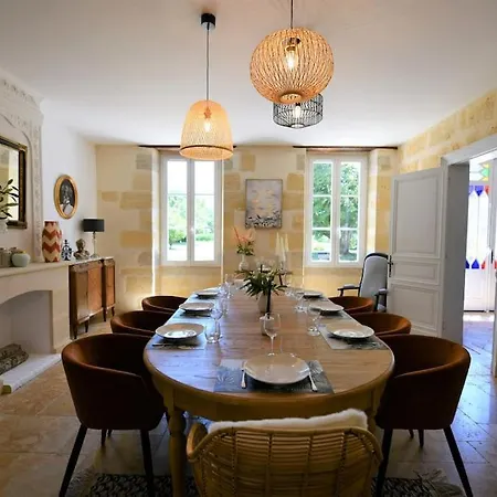 Chateau La Maronne, Maison De Maitre Avec Piscine Semesterbostad Mauriac (Aquitaine)