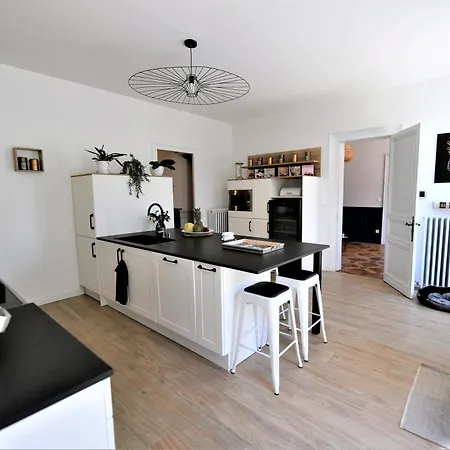 Casa vacanze Chateau La Maronne, Maison De Maitre Avec Piscine *