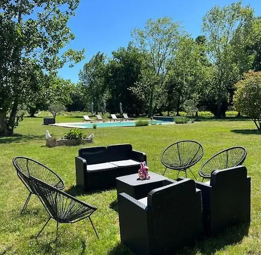 Dom wakacyjny Chateau La Maronne, Maison De Maitre Avec Piscine Mauriac (Aquitaine)