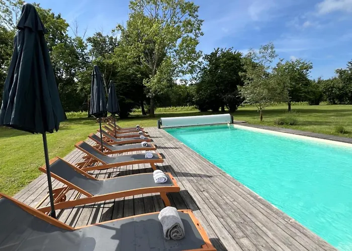 Chateau La Maronne, Maison De Maitre Avec Piscine Dom wakacyjny *