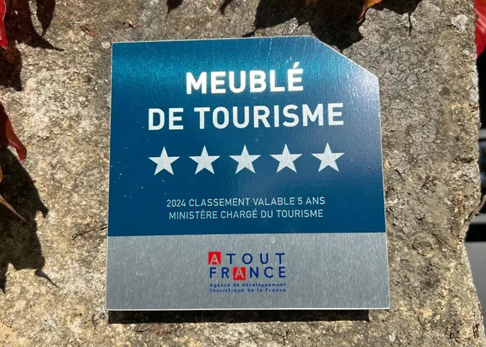 Σπίτι διακοπών Chateau La Maronne, Maison De Maitre Avec Piscine *