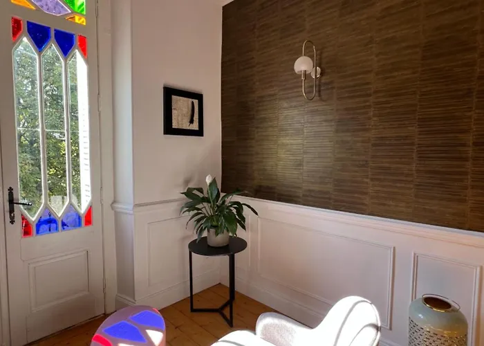 Dom wakacyjny Chateau La Maronne, Maison De Maitre Avec Piscine